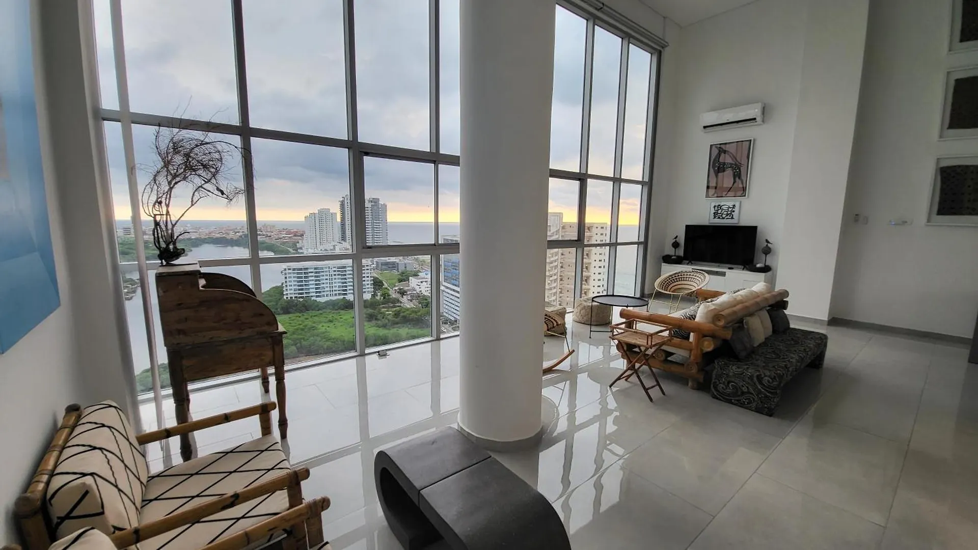 Duplex Vista Al Mar Y Centro contacts